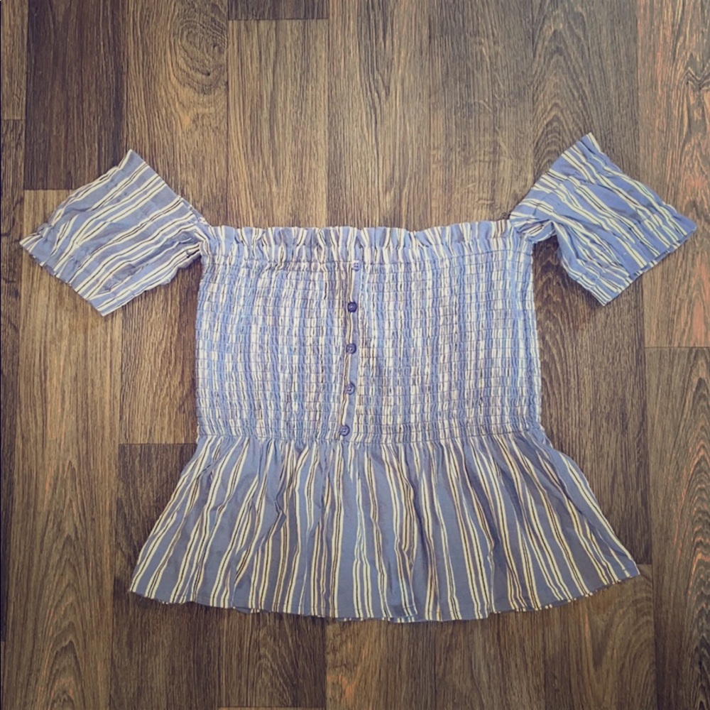 Off/on the shoulder crop top